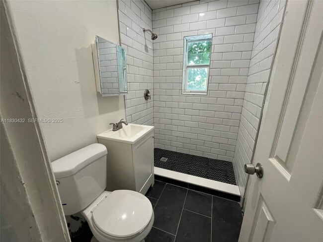 Building Photo - 200 NW 13th St