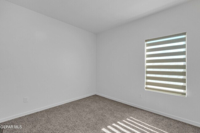 Foto del edificio - 12713 Captain Claudia CT