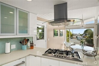 Building Photo - 25221 La Cresta Dr