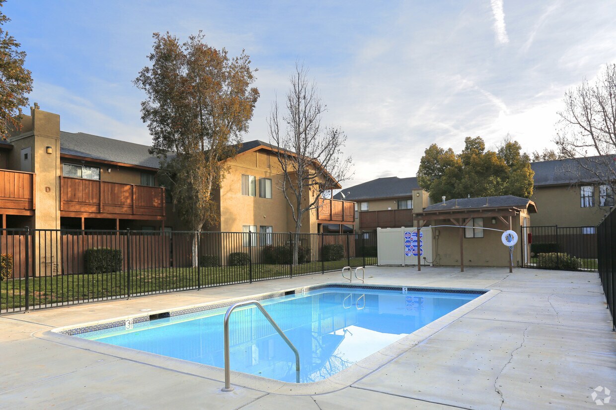 Riverdale Apartment Homes Apartments 1250 S Cawston Ave Hemet, CA