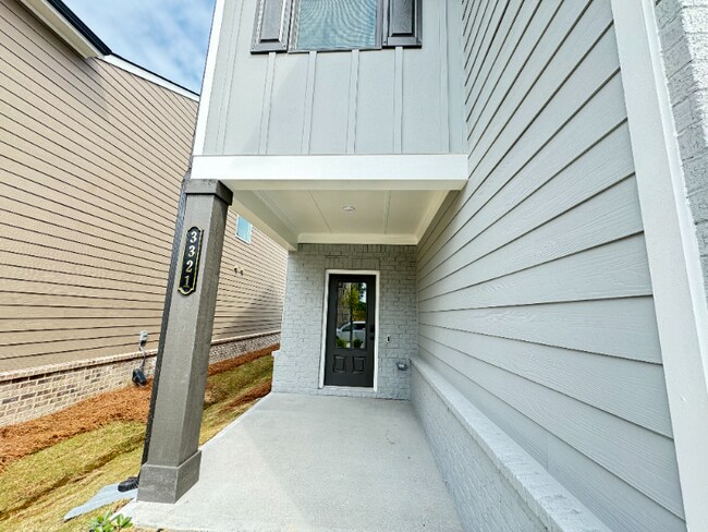 Building Photo - 3321 Westgate Park Dr