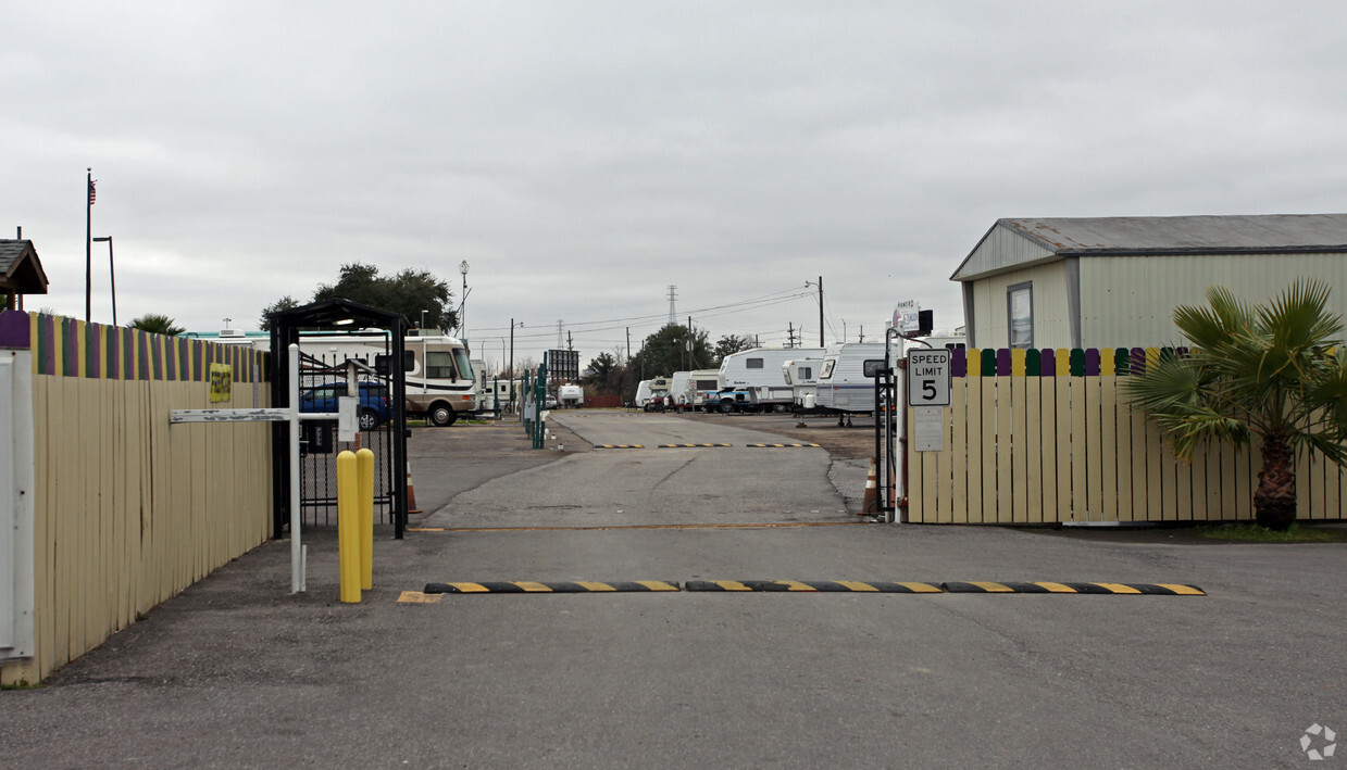 Building Photo - Mardi Gras RV Park & Red Carpet