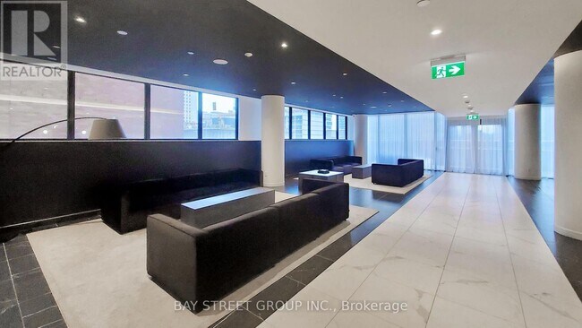 Building Photo - 20 Edward St