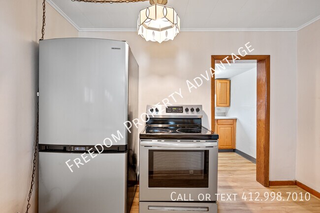 Building Photo - 2047 Redrose Ave Unit 2 - Carrick