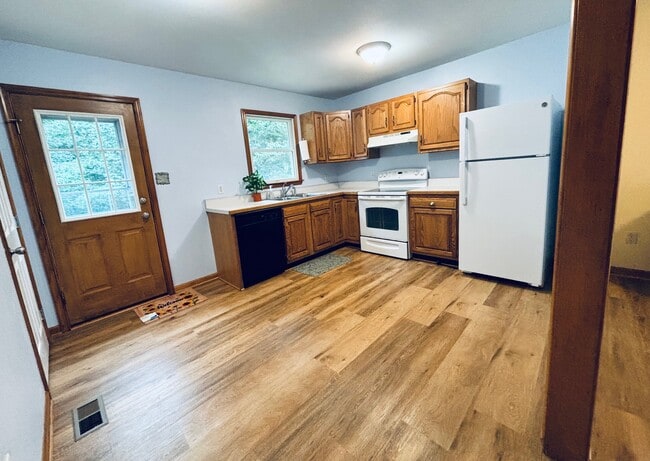 Building Photo - 78 White Birch Dr
