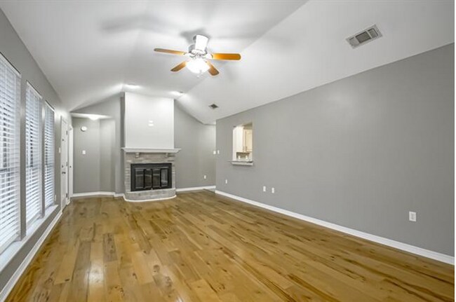 Foto del edificio - 410 W Suncrest Loop