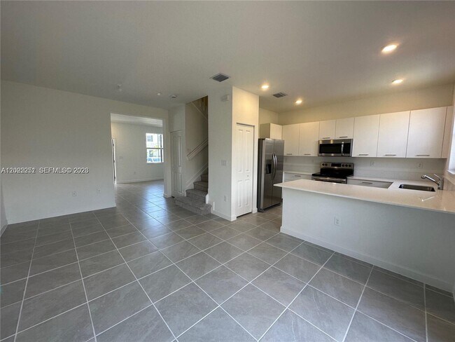 Foto del edificio - 12210 NW 23rd Path