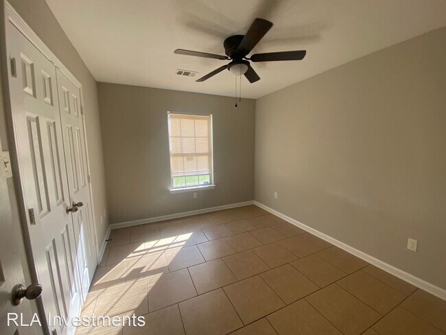 Foto del edificio - 2 br, 2 bath House - 321B Clint Road