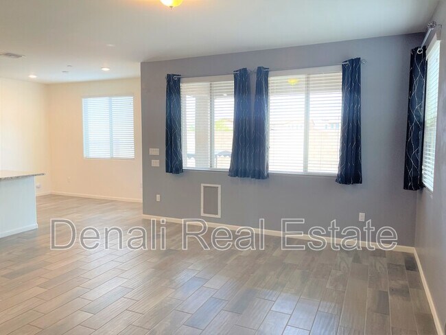 Foto del edificio - 12080 N Gadwall Dr