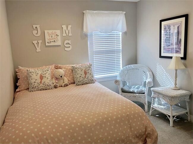 Building Photo - Four Bedroom Townhome with 2-car Garage Av...