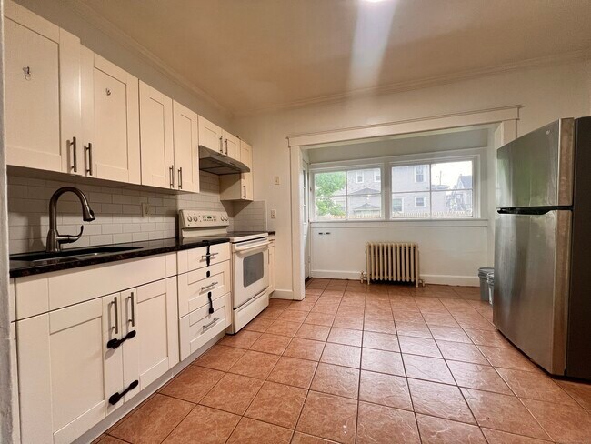 Building Photo - 39 Ferris Ave