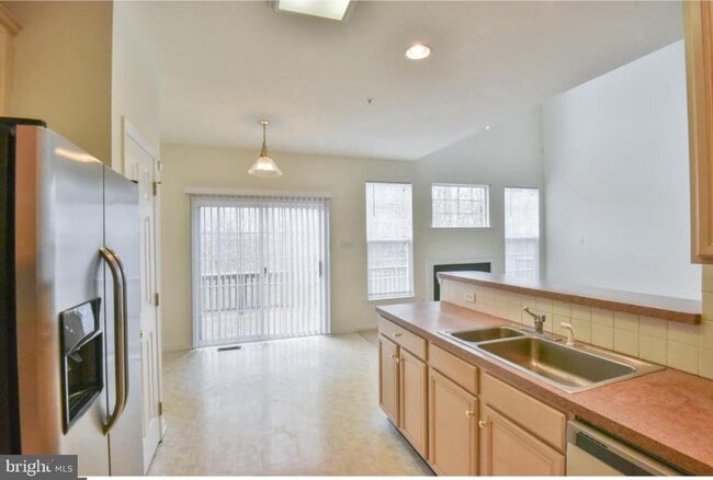 Foto del edificio - 139 Birchwood Dr