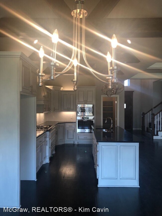 Foto del edificio - 4 br, 3 bath House - 437 E. 130th St. S.