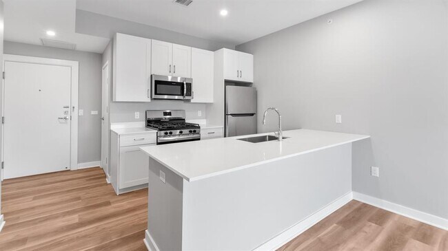 Building Photo - 475 Communipaw Ave