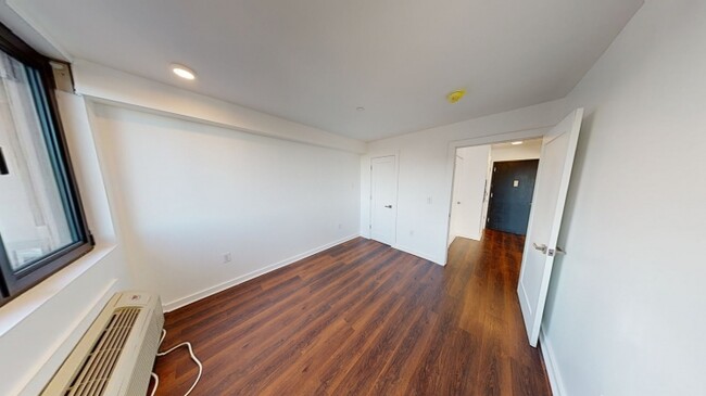 Building Photo - 874 Willoughby Ave