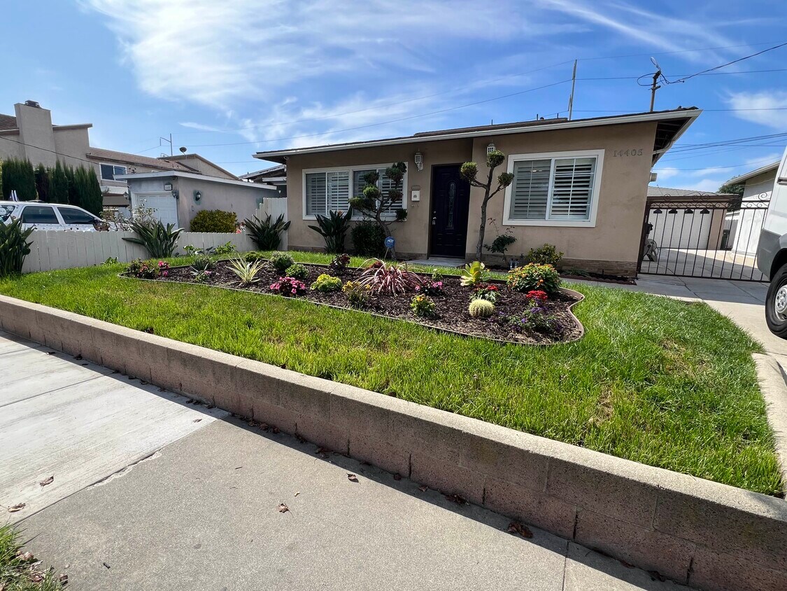Foto principal - 14405 Kingsdale Ave