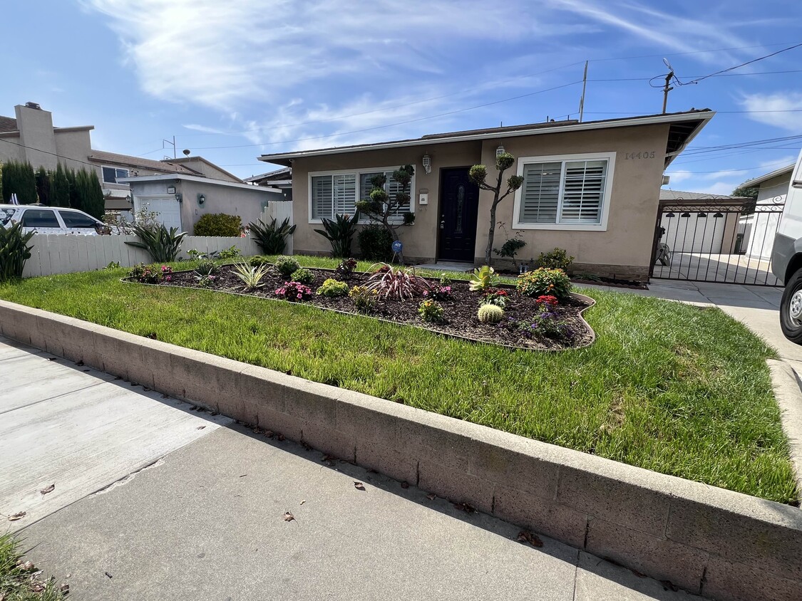 Primary Photo - 14405 Kingsdale Ave