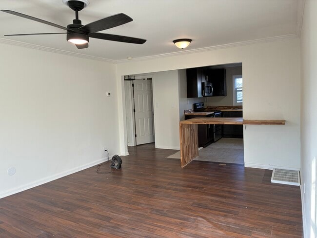 Building Photo - 3805 Burrus St