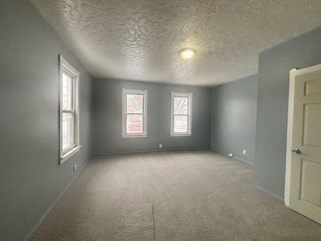 Foto del edificio - Charming 2-Bedroom Property in Prime Location