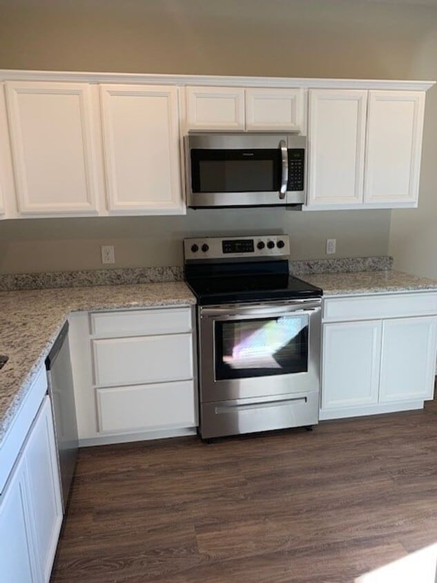 Primary Photo - $200 Off first month