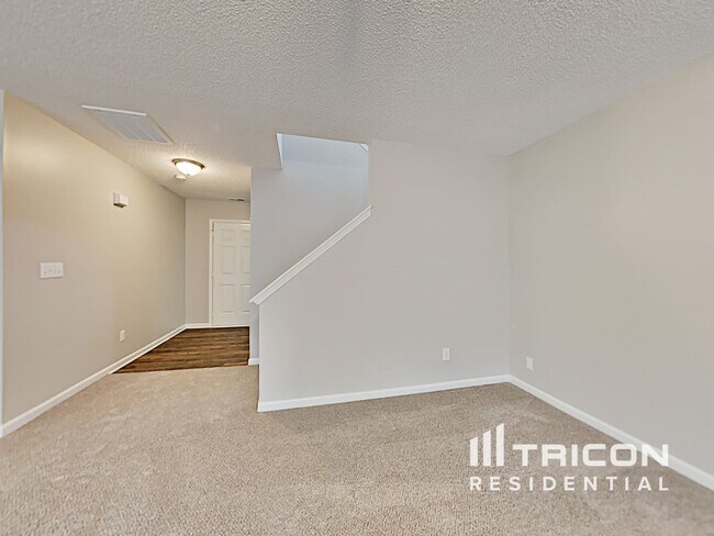 Foto del edificio - 4332 Stone Mountain Dr