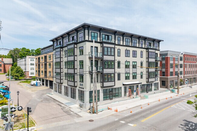 Foto del edificio - Schoolhouse Apartments at 17 Park Street