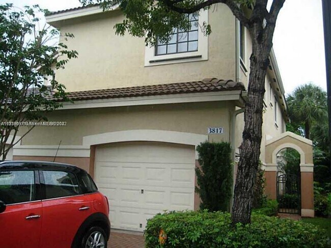 Building Photo - 3817 Tree Top Dr