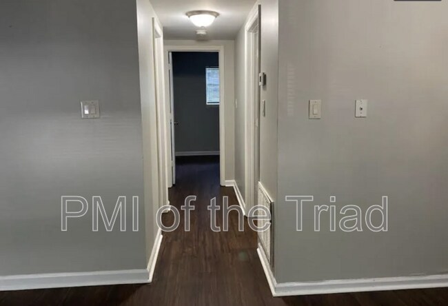 Foto del edificio - 1600 Oak Croft St
