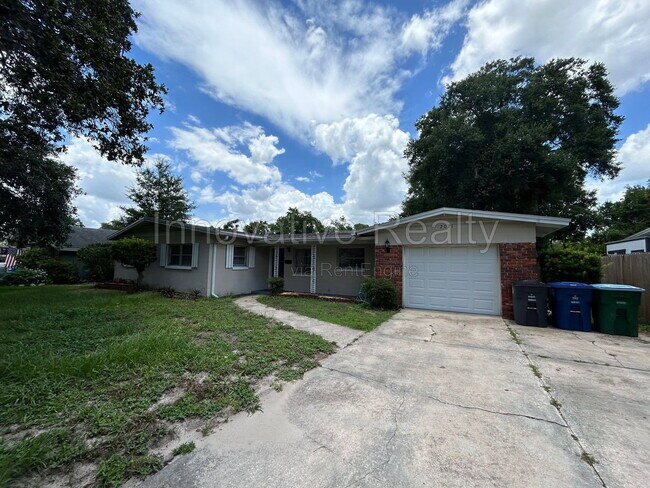Foto del edificio - 2021 Woodcrest Dr