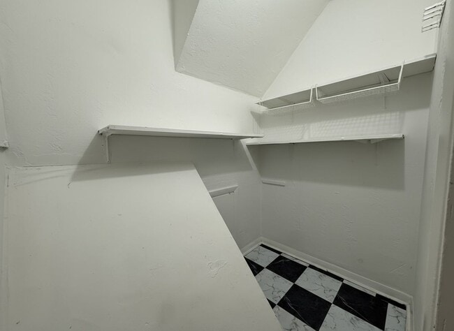 Foto del edificio - 7332 Ruskin Rd