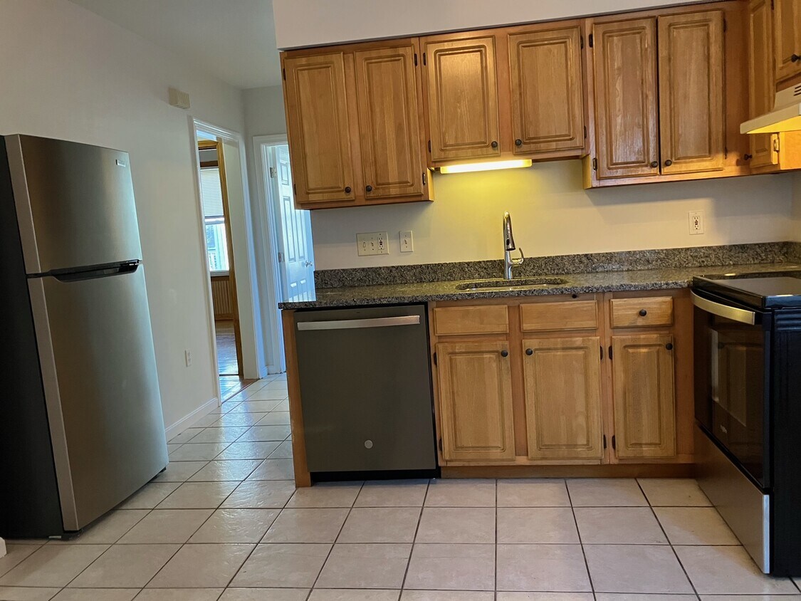 5 Wall St Unit 1, Canton, MA 02021 Condo for Rent in Canton, MA