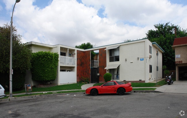 Building Photo - Le Soleil Apartments