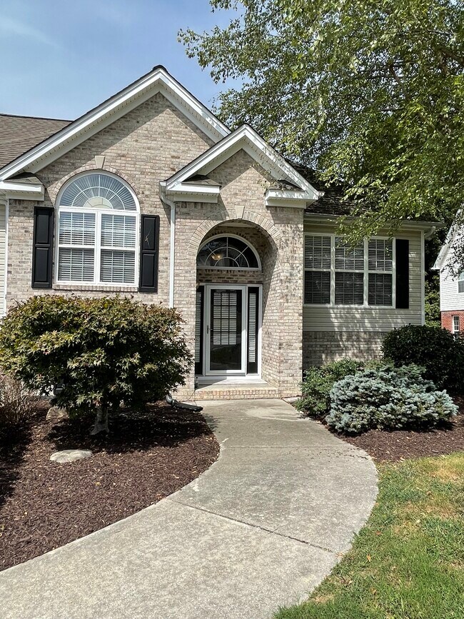 Building Photo - 8011 Squirrel Wood Ct