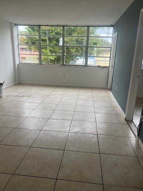 Foto del edificio - 2175 NE 170th St