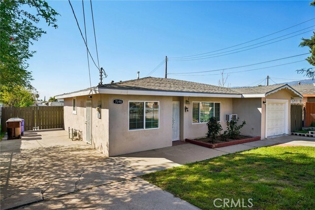 Foto del edificio - 7390 Valaria Dr