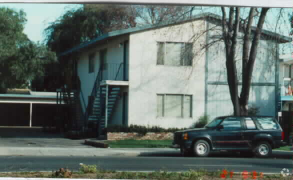 Building Photo - 1159 W Hamilton Ave