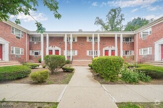 Building Photo - 640 Franklin Ave