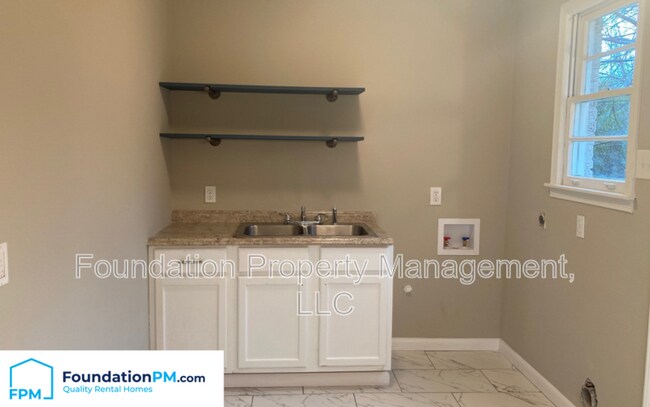 Foto del edificio - 415 Carbon Cove