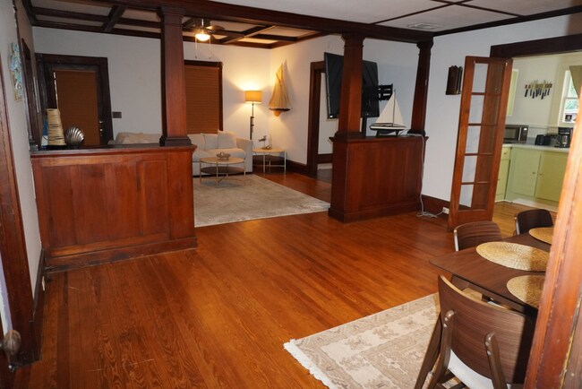 Foto del edificio - 2120 Reynolds St