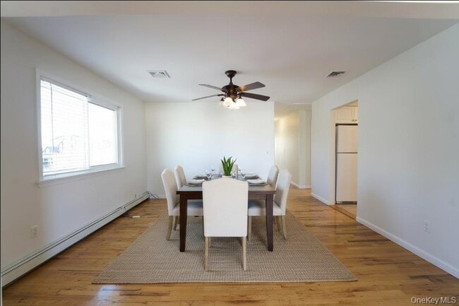 Foto del edificio - 556 E Harrison St