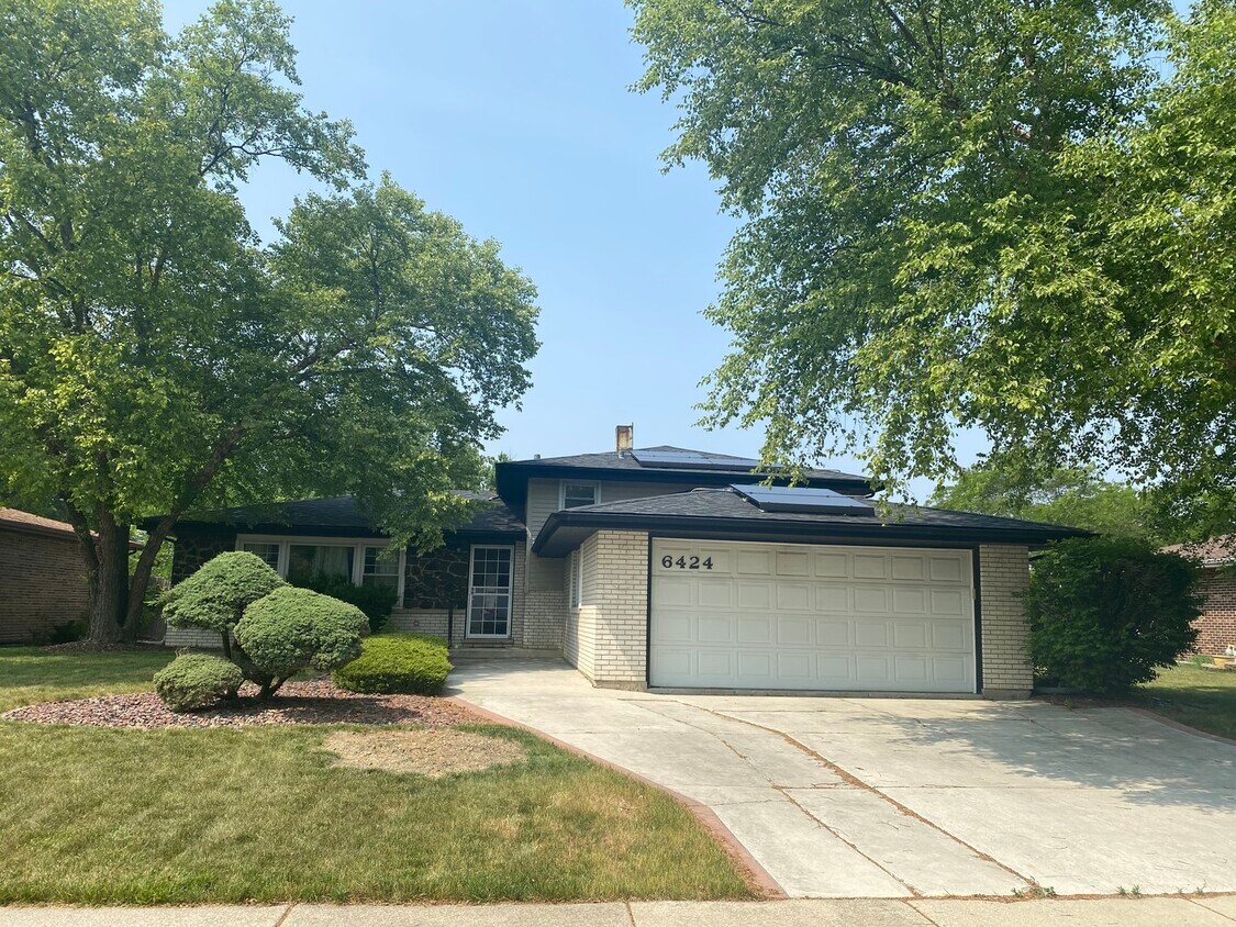 Primary Photo - 6424 157th St