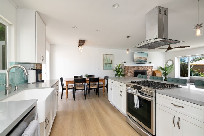 Building Photo - 1123 Balour Dr