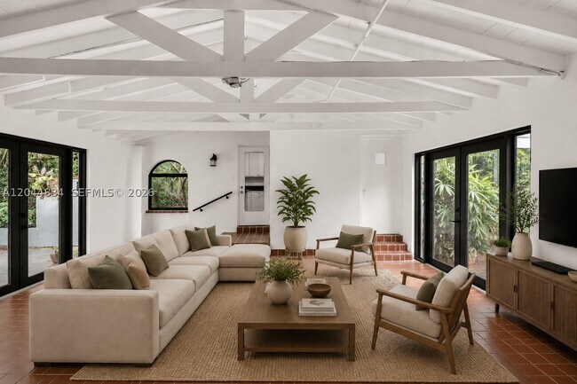 Foto del edificio - 5390 Sunset Dr