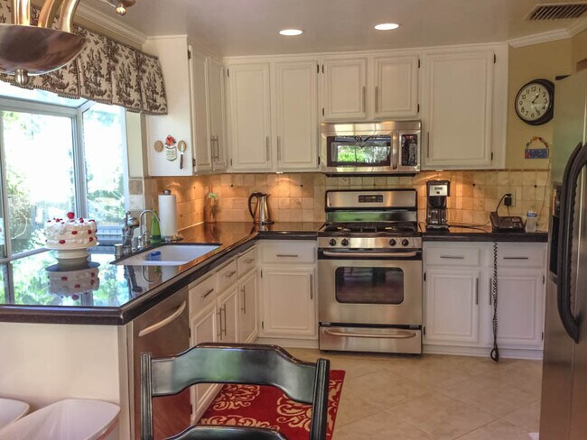 Foto del edificio - Charming Single-Story 2-Bedroom Home with ...