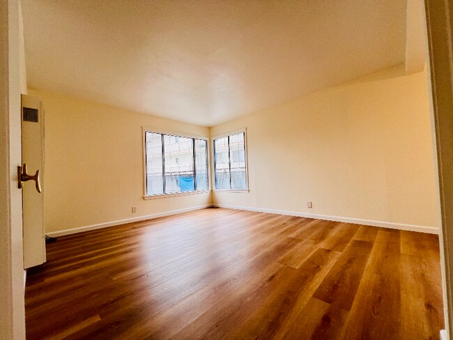 Foto del edificio - 3218 Hyde St
