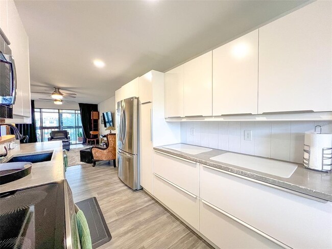 Foto del edificio - 625 30th Ave W