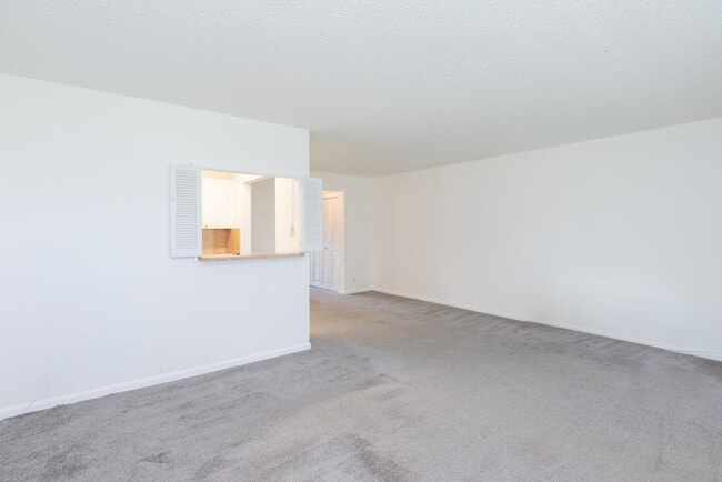 Building Photo - 398 Mansfield I
