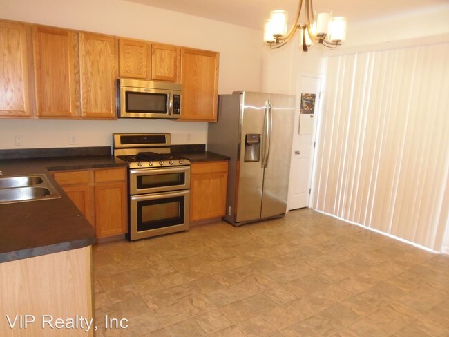 Building Photo - 2 br, 2.5 bath House - 1400 Gary Ganue Drive