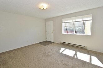 Building Photo - 86 N Raymond St