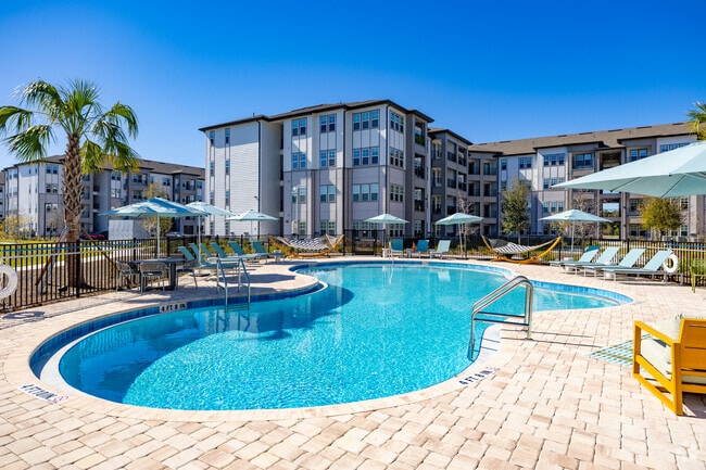 Piscina estilo resort - Solaris at Kissimmee